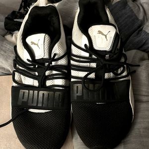 Black and white mens puma size 10.5